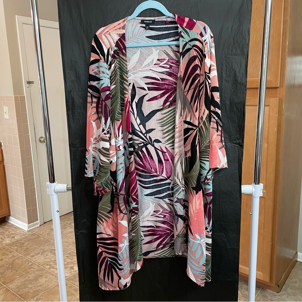Torrid 3/4 Multicolor Leaf Pattern Kimono Gauzy Safari Jungle Vacation Resort